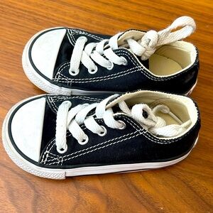Converse Toddler Black Size 6.